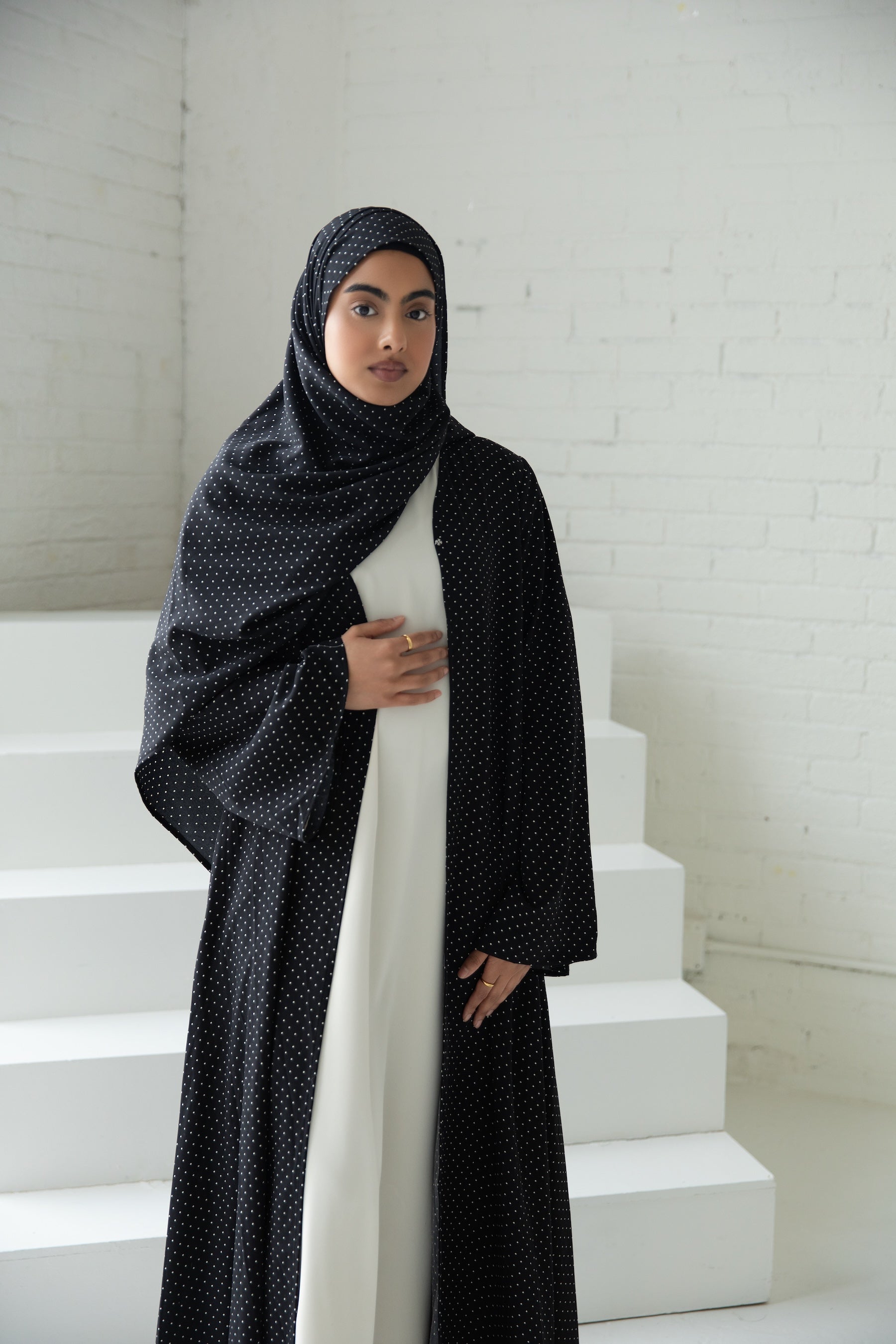 Qamar Kimono Abaya - Starlit Onyx