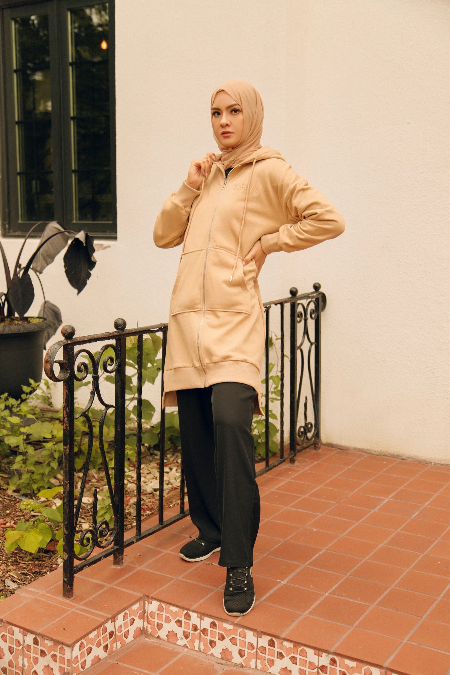 Niswa Zip-Up Hoodie - Coffee