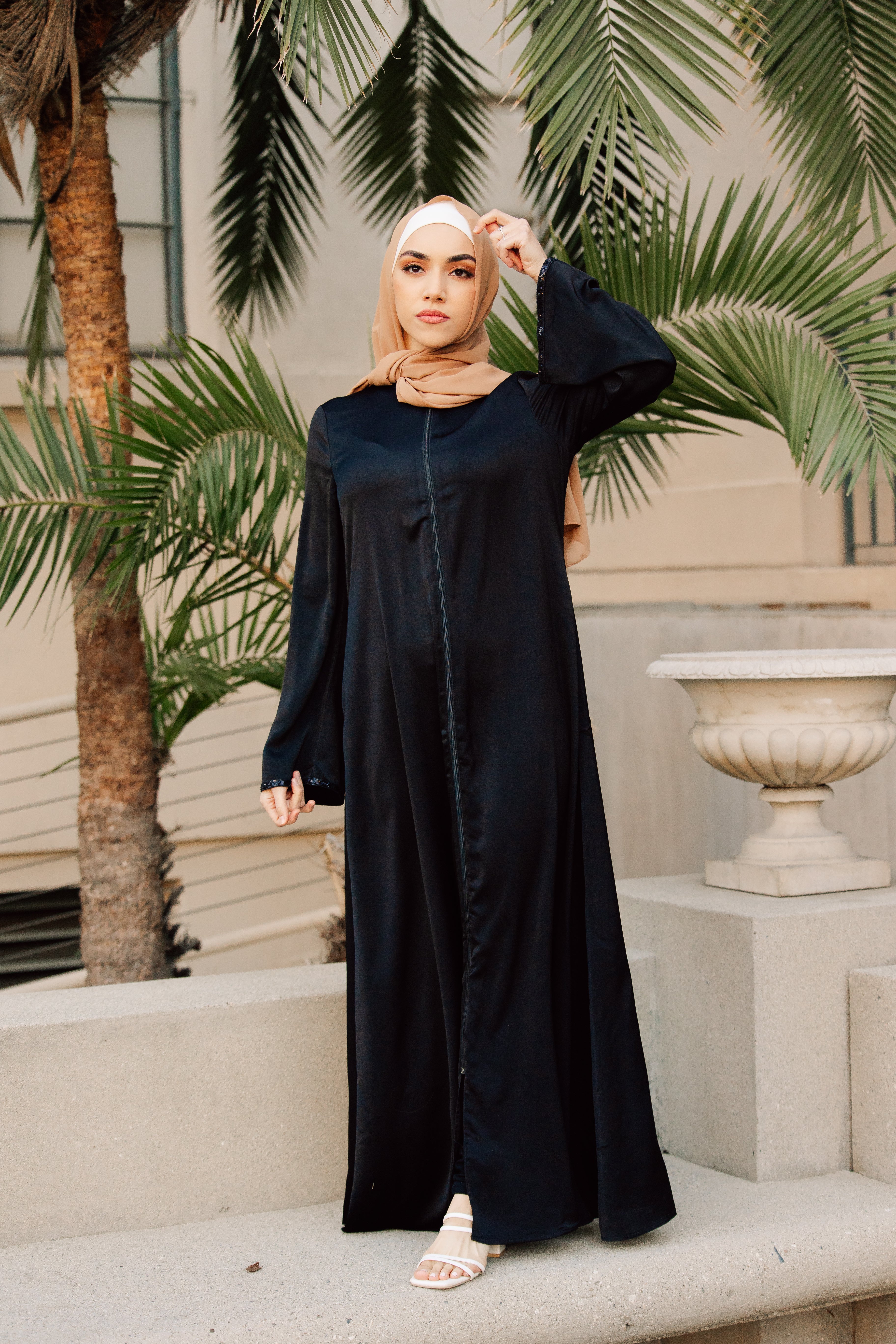 Aasiyah Abaya - Black