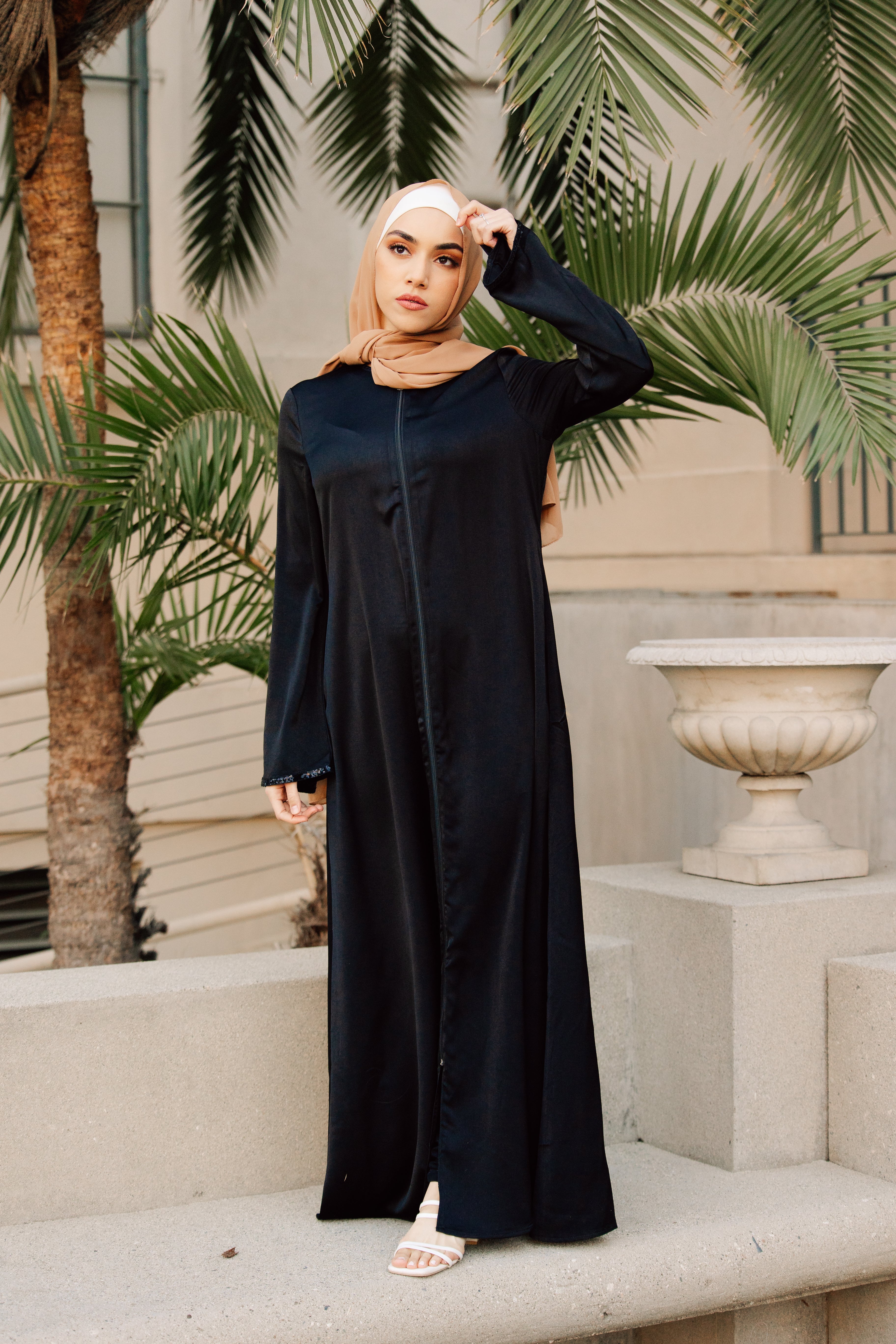 Aasiyah Abaya - Black