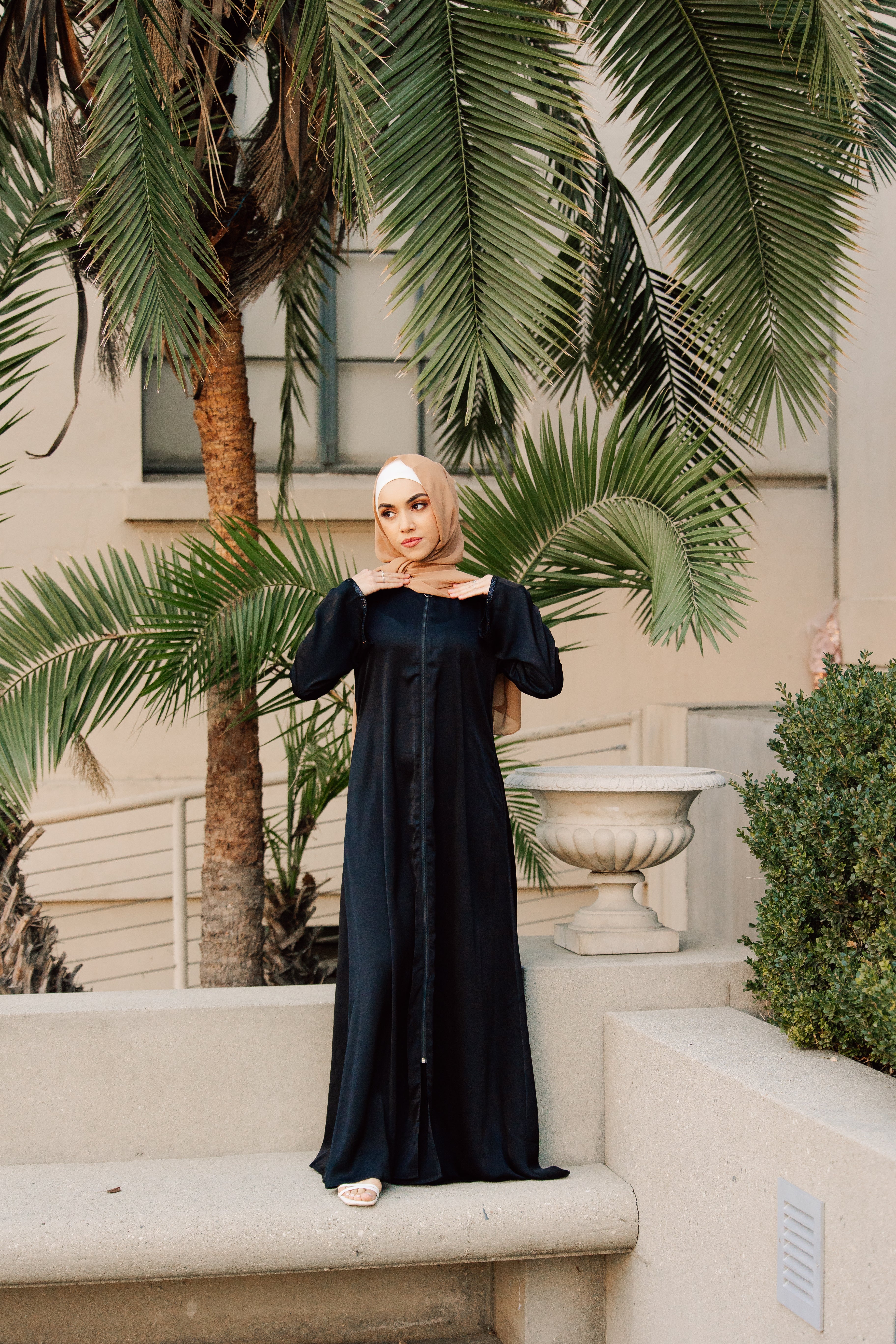 Aasiyah Abaya - Black