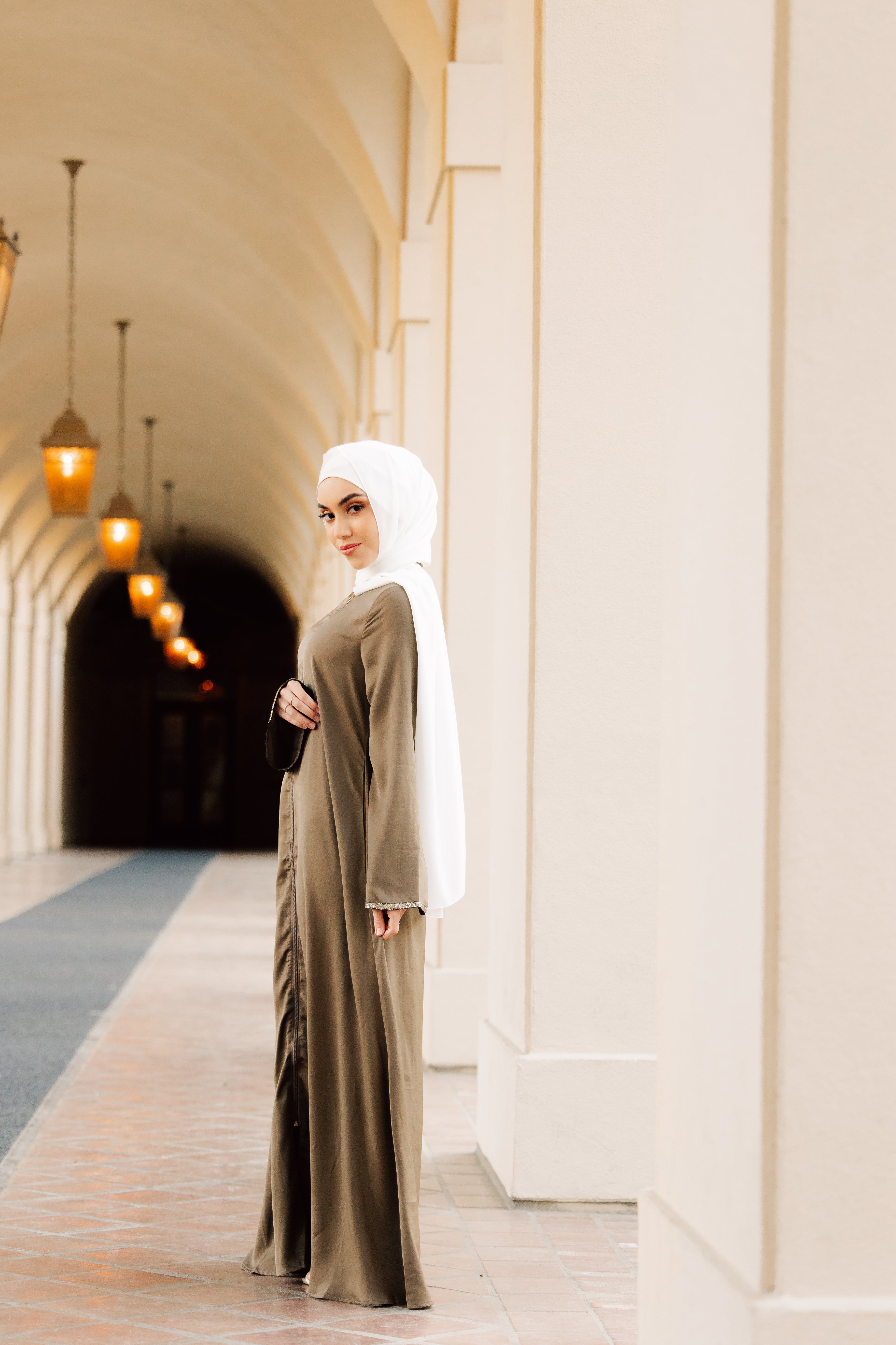 Aasiyah Abaya - Taupe Gray