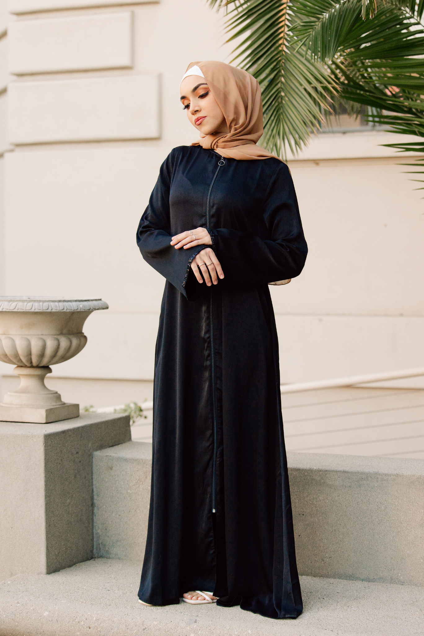 Aasiyah Abaya - Black