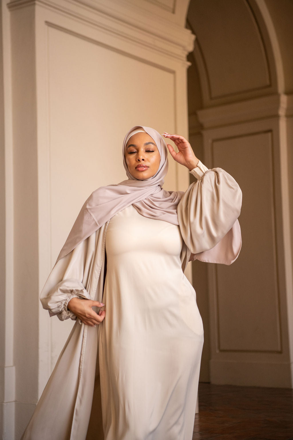 Saya Balloon Sleeve Abaya - Taupe Sand