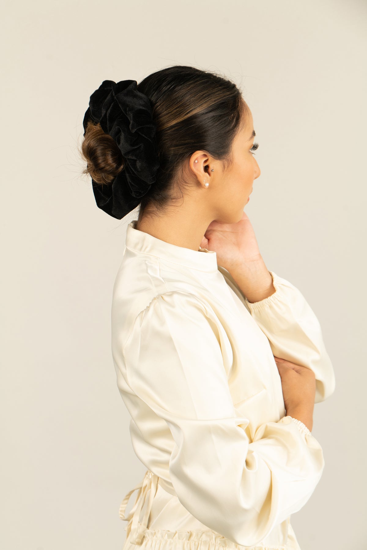 Velvet Scrunchie - Black