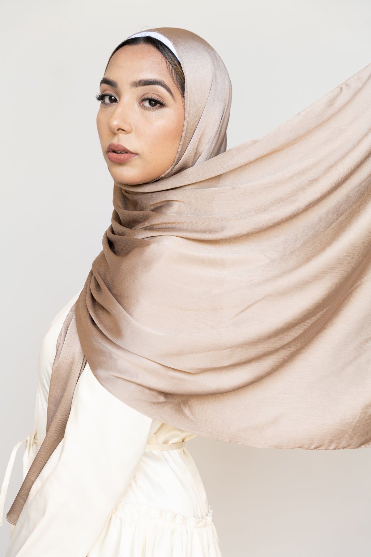 VINTAGE GOLD Deluxe Satin Crepe