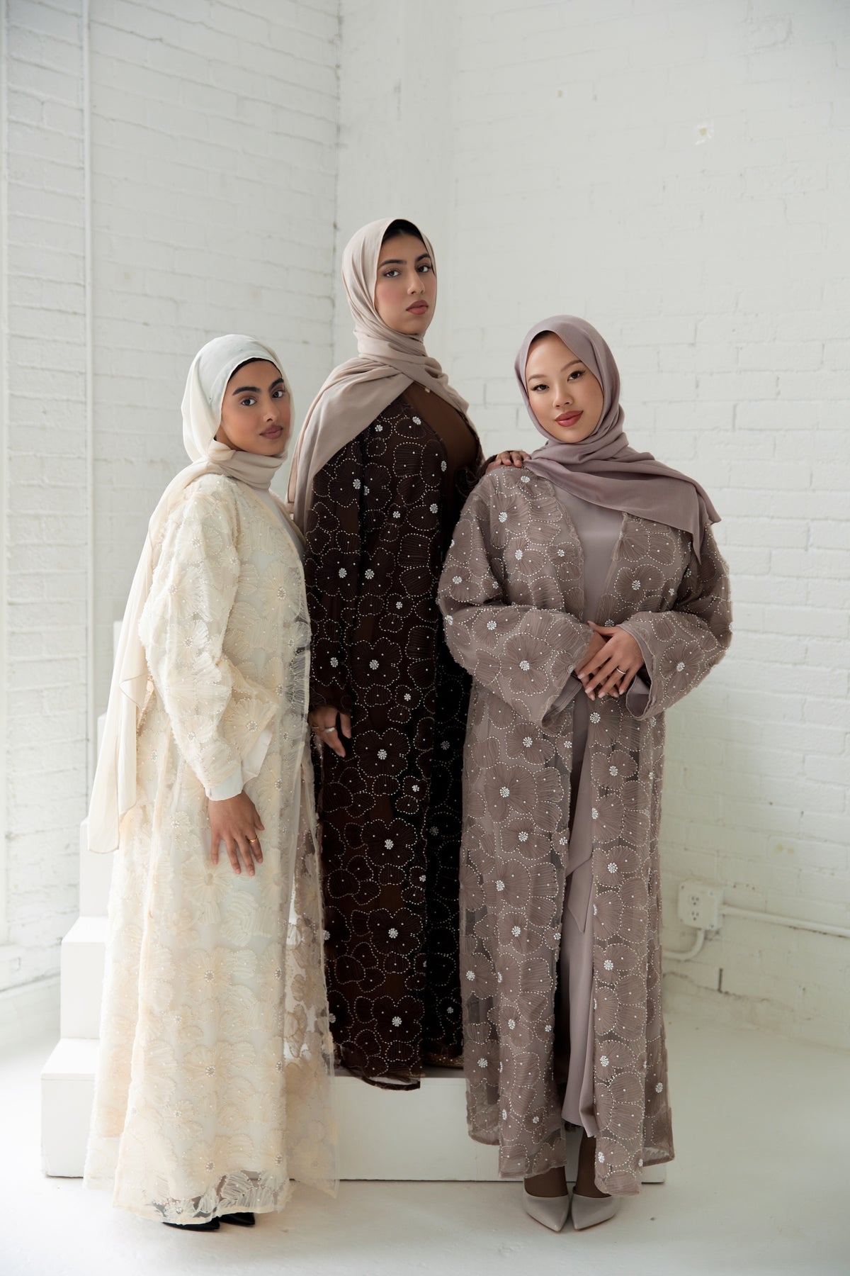 Azra Embroidered Abaya Set - Ivory Creme