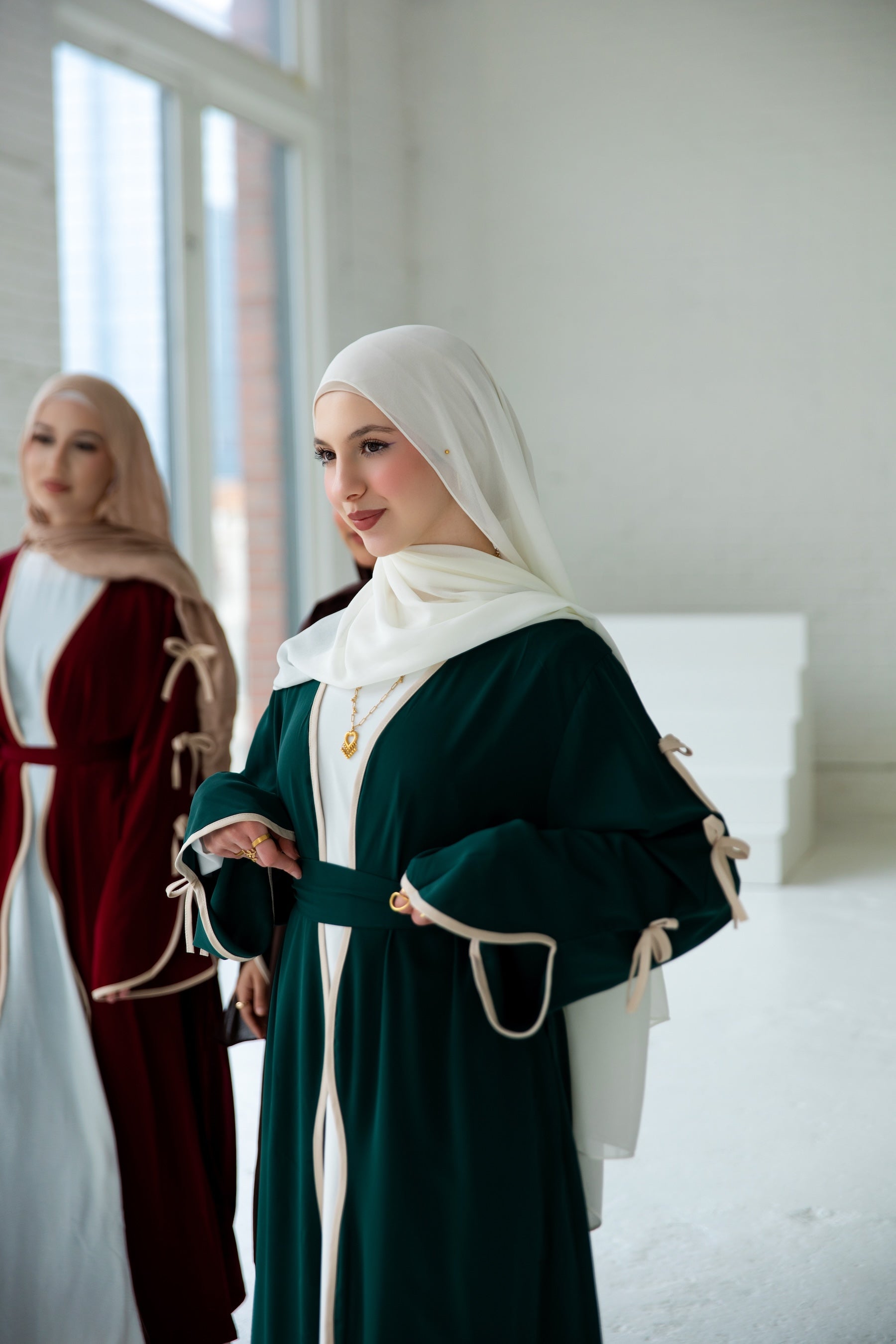 Nylah Open Abaya - Pine Forest