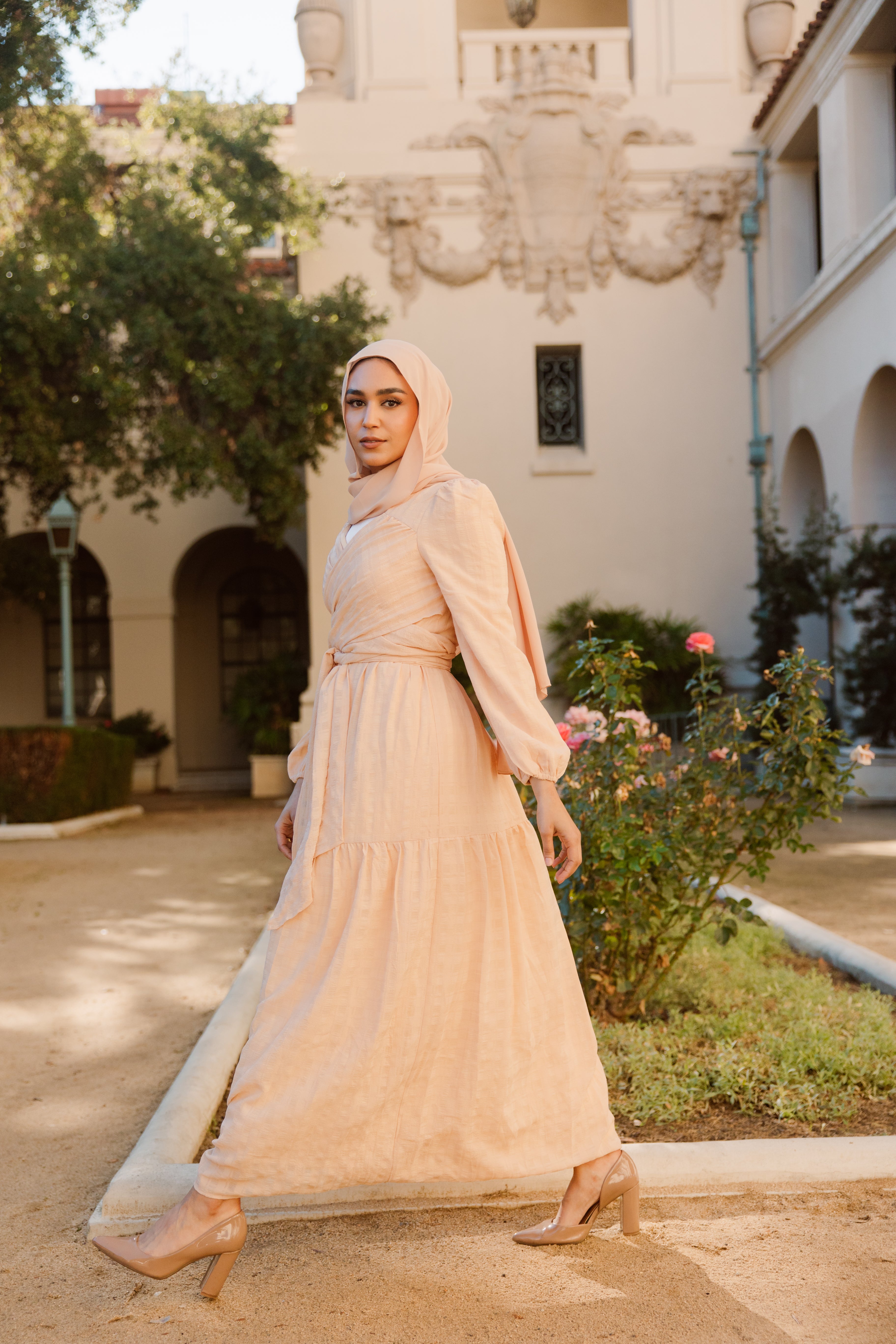 Lace Muslim Wedding Dress Long Sleeve Saudi Arabic Bridal Gown Long Hijab  Veil Z9010 - China Wedding Dress and Bridal Dress price | Made-in-China.com