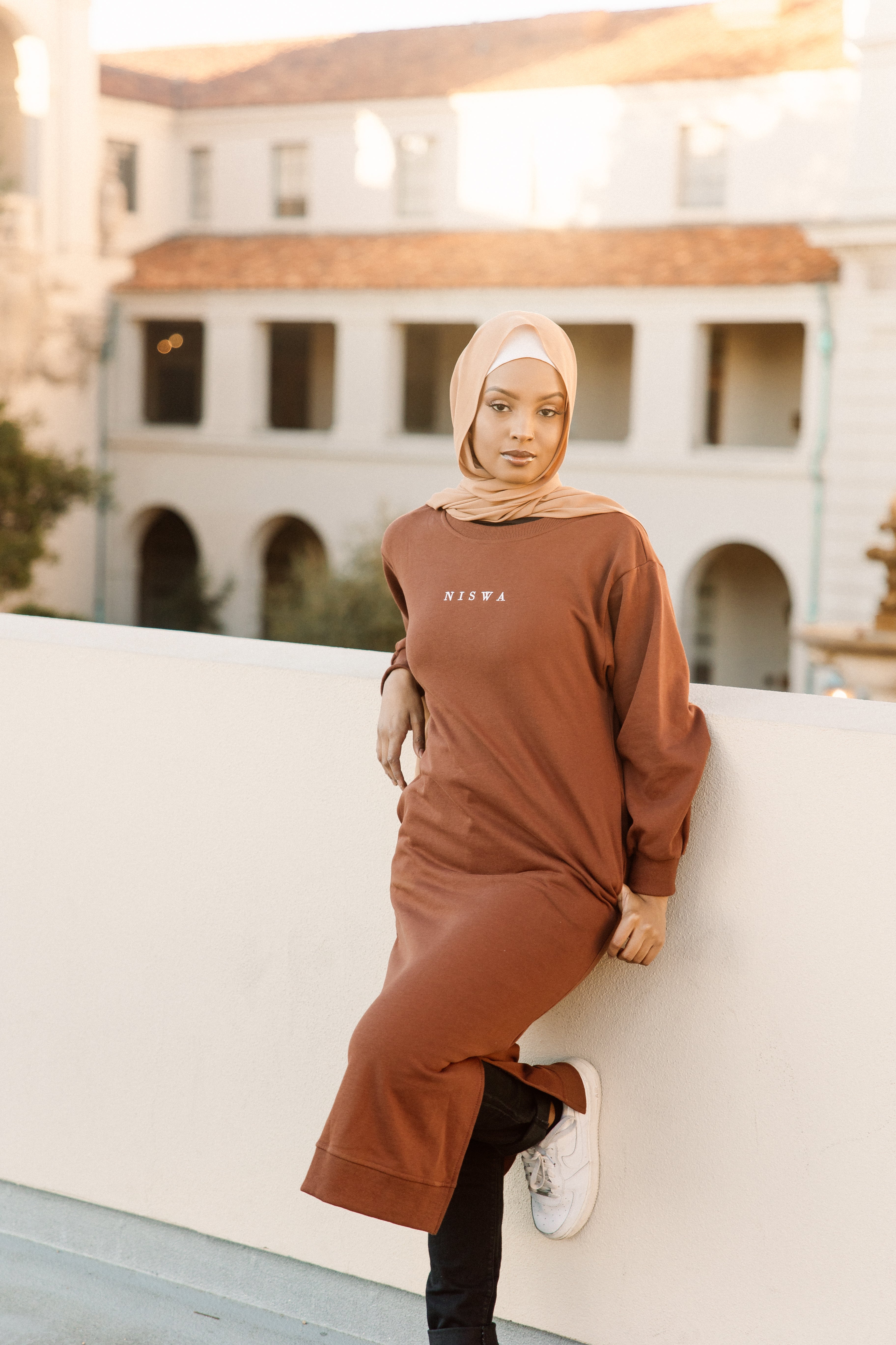 NISWA Maxi Sweatshirt - Chocolate Brown