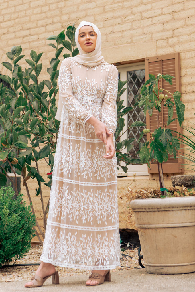 Avery Lace Maxi Dress - Chai Tea Latte