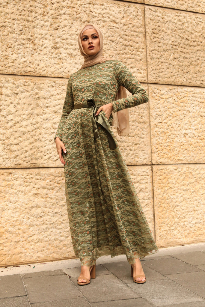 Amber Lace Maxi Gown - Enchanted Evergreen