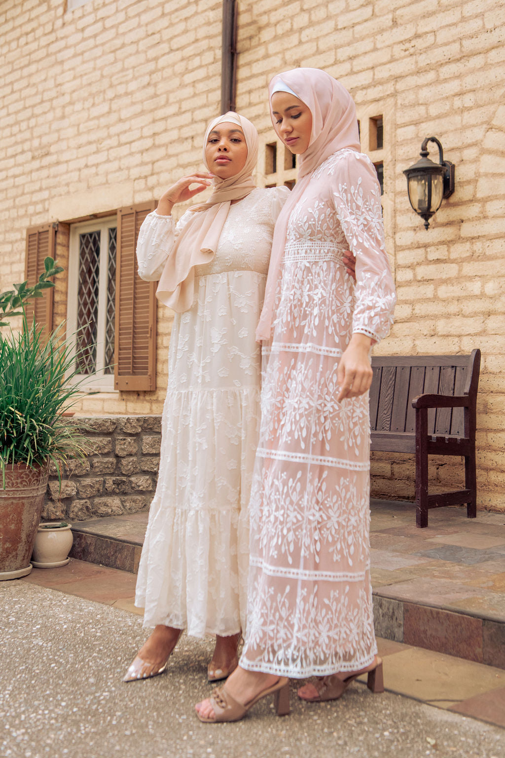 Avery Lace Maxi Dress - Kashmiri Chai