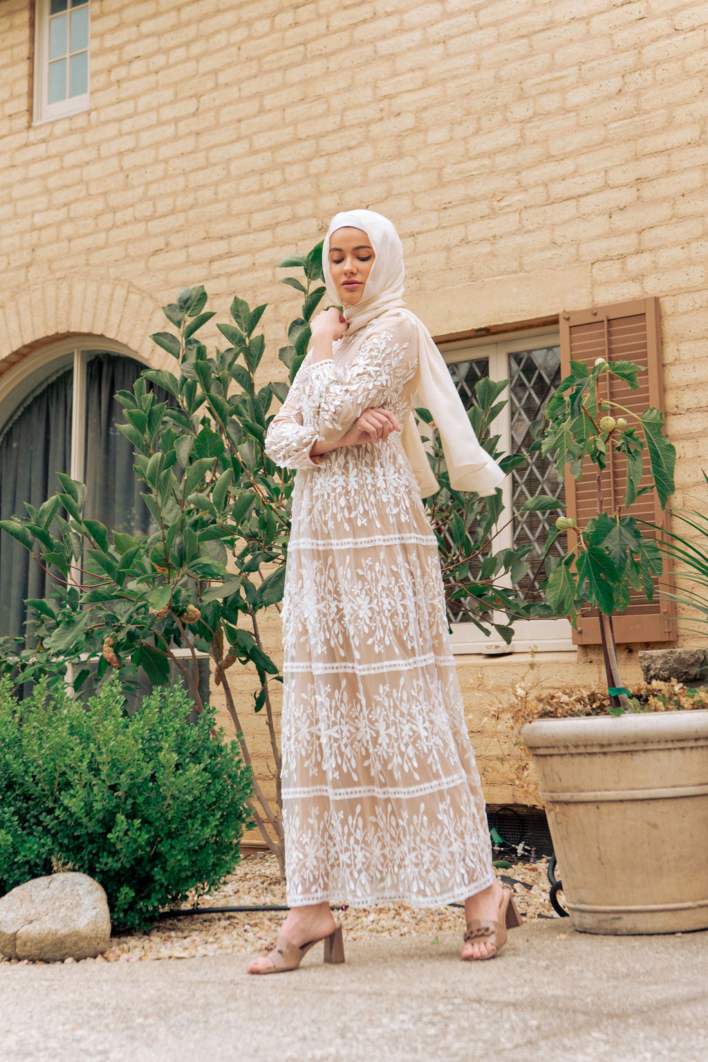 Avery Lace Maxi Dress - Chai Tea Latte