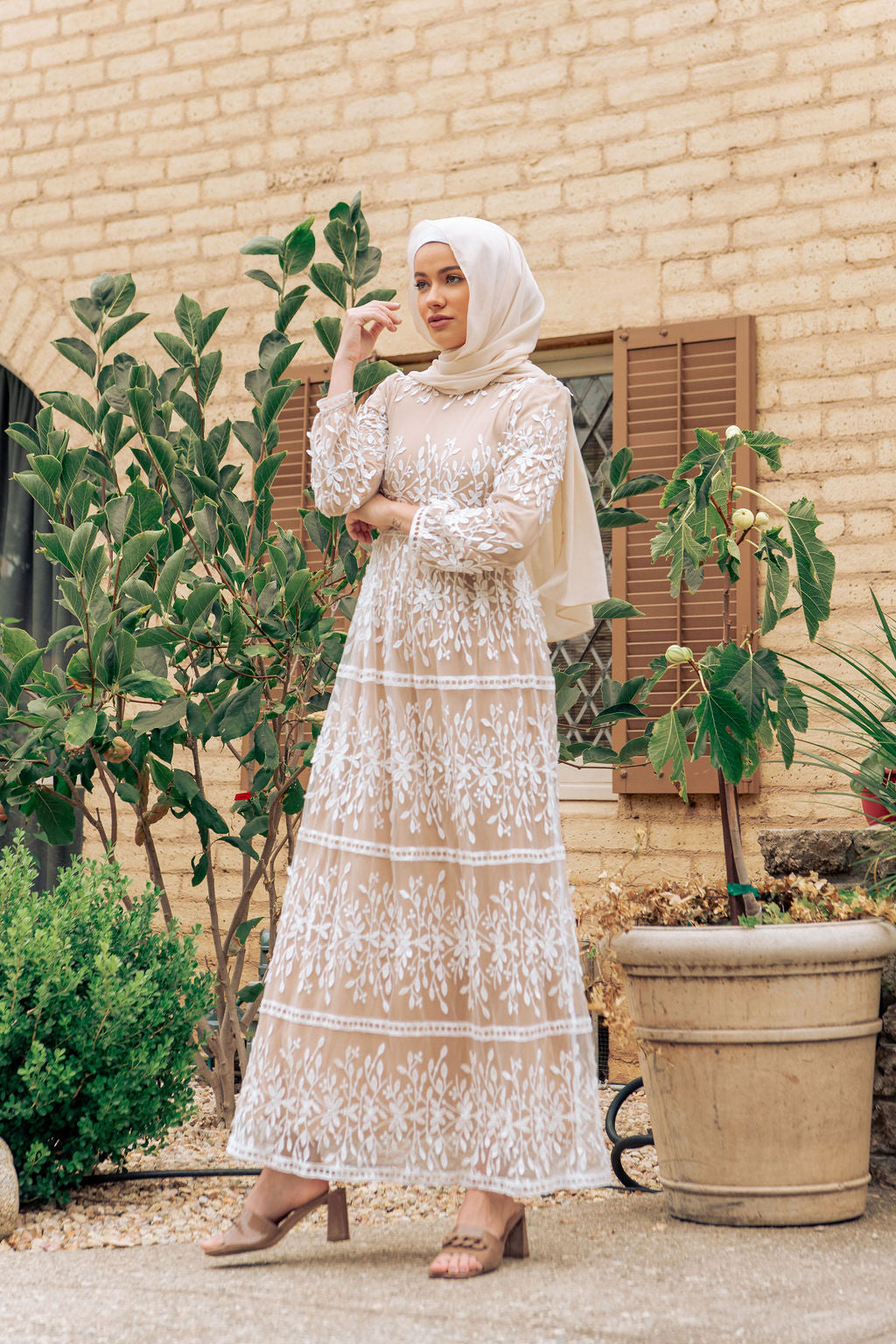 Avery Lace Maxi Dress - Chai Tea Latte