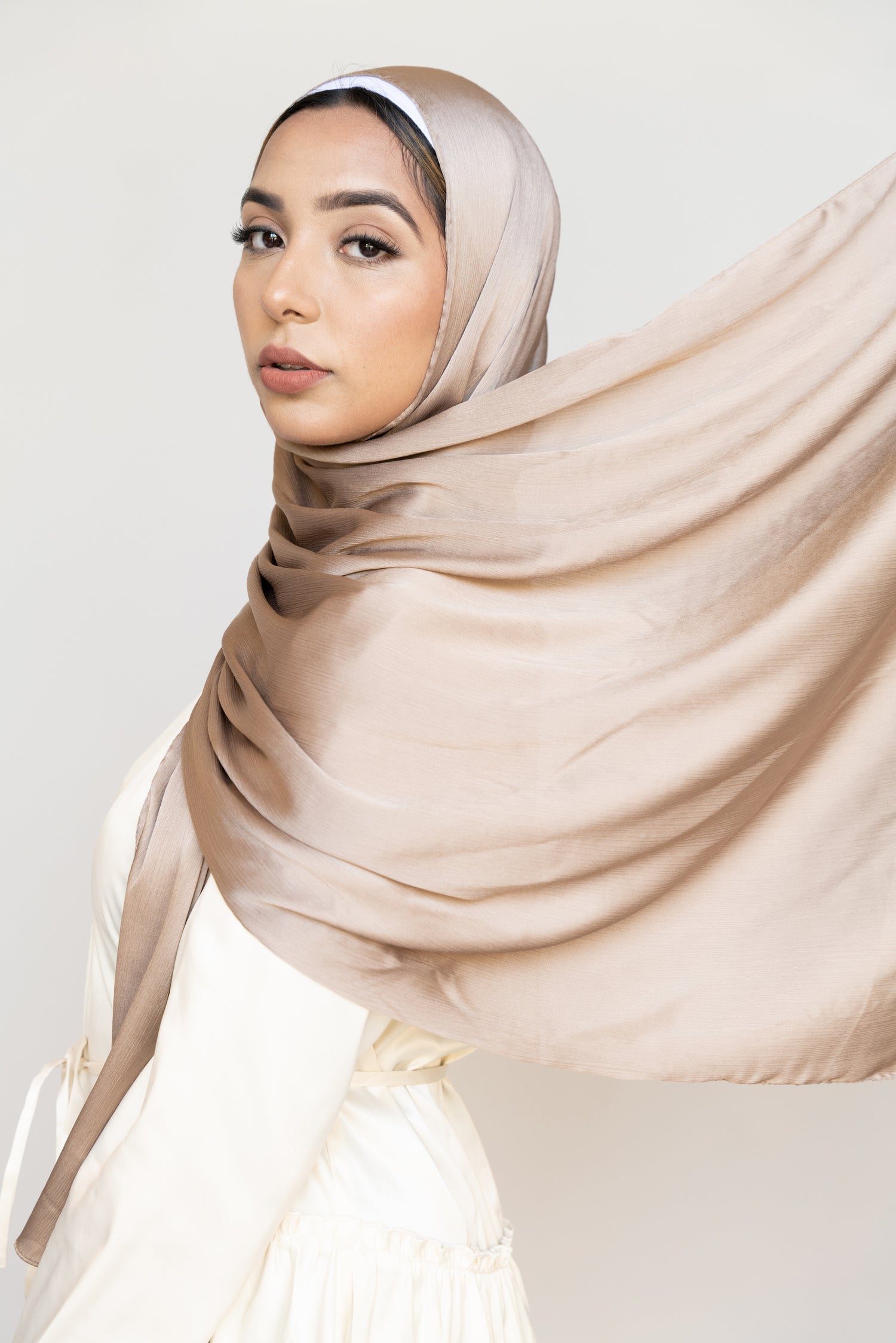 VINTAGE GOLD Deluxe Satin Crepe